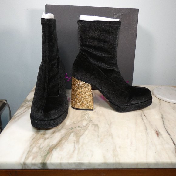 NiB SPARKLING Heels! Betsey Johnson Matcha Fashion Boot, Black Velour 9 - Picture 7 of 9